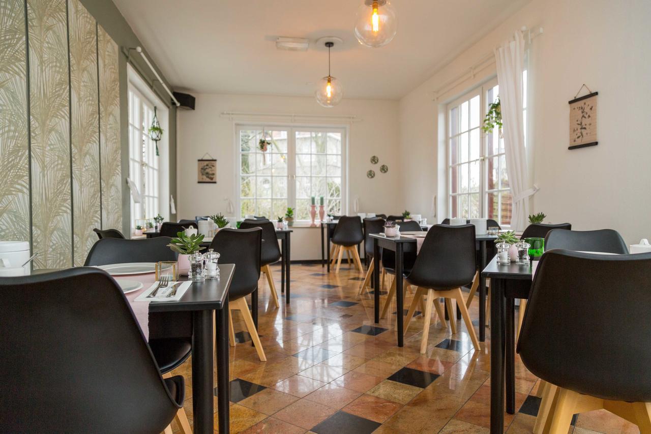 Hotel - Restaurant De 4 Jaargetijden エーペン エクステリア 写真